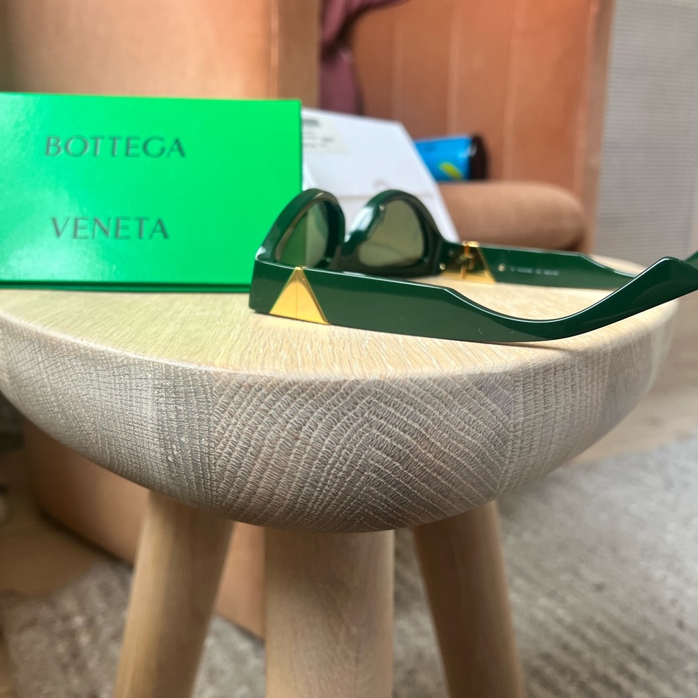 Brand new w tags Bottega Cat Eye sunglasses